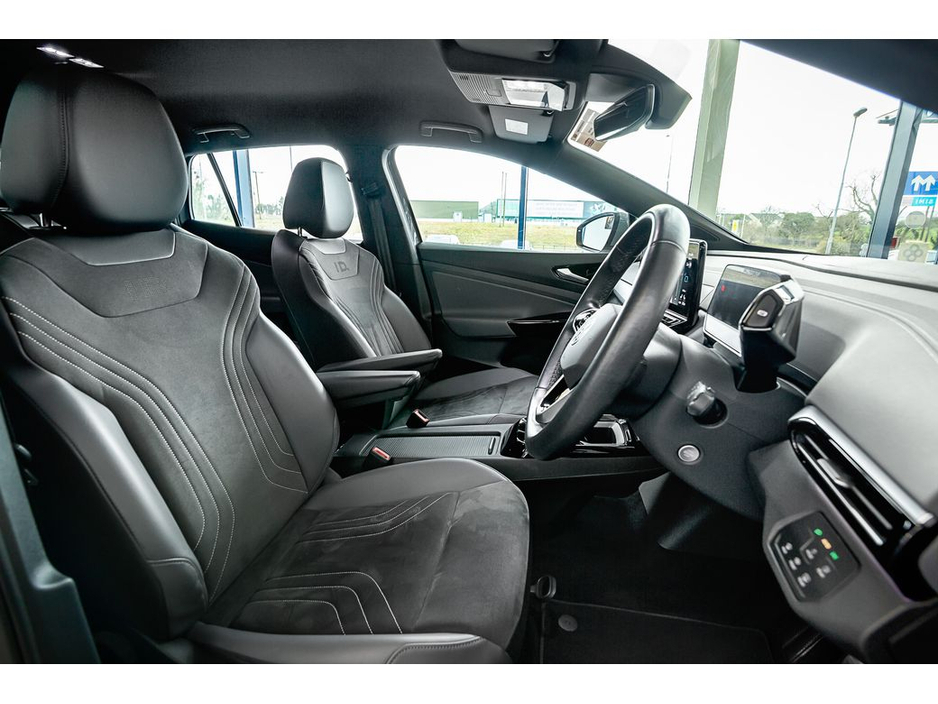 2023 Volkswagen ID.4 - image 17