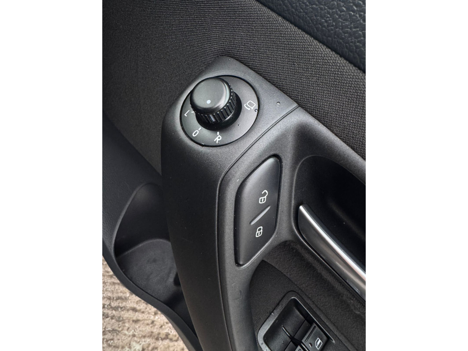 2014 Volkswagen Polo DBA-6RCBZ 5DR AUTO €8,950