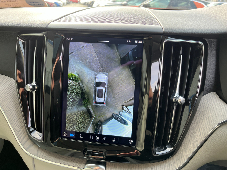 2023 Volvo XC60 - image 22