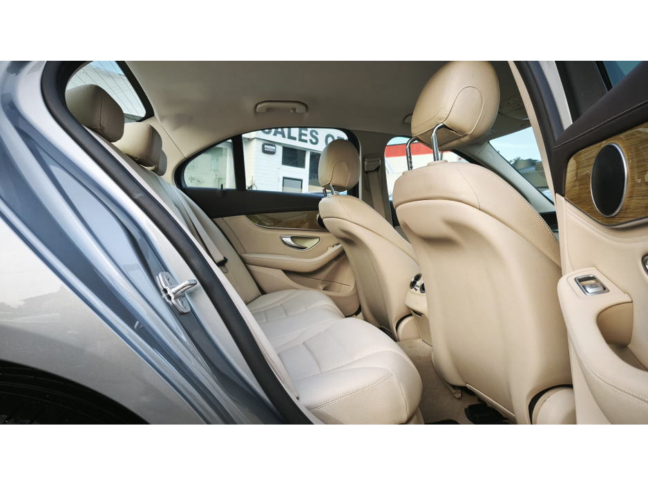 2016 Mercedes-Benz C Class - image 12