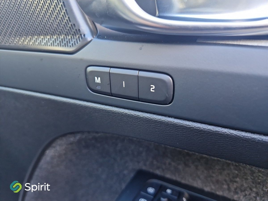 2025 Volvo EX40 Fully Electric, Single Moto,r Extended Range, Ultra, Panoramic Sunroof, HK Premium Sound, 360 View Camera, F&R Heated Seats, Adaptive Cruise Control With Pilot Assist, BLIS/CTA, Volvo On Call €52,950