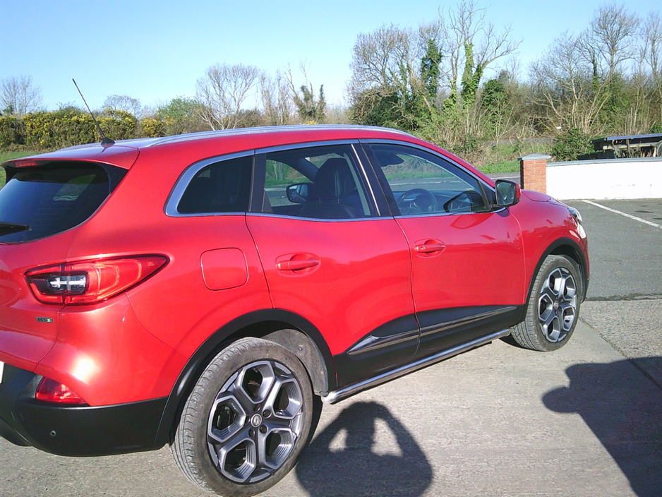 2016 Renault Kadjar - image 2