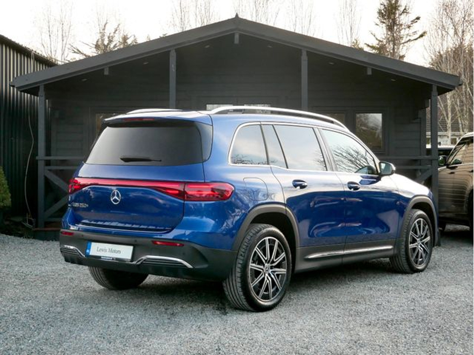 2025 Mercedes-Benz EQB - image 5