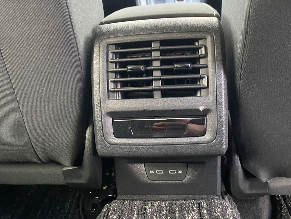 2022 Volkswagen Golf - image 20