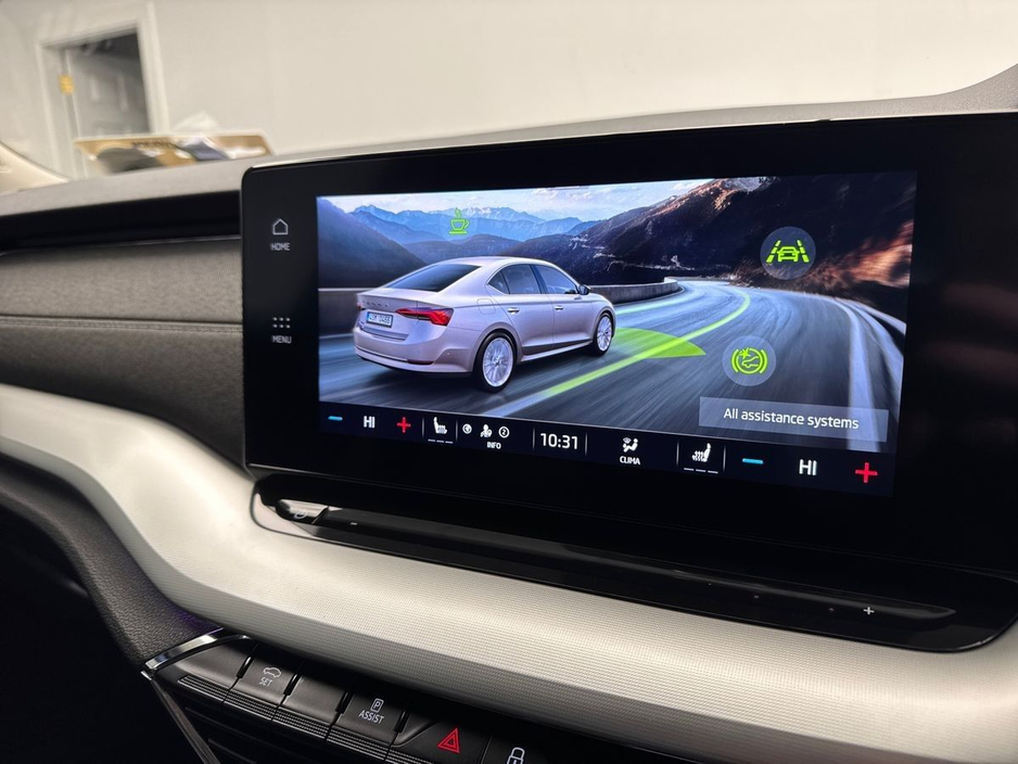 2023 Skoda Octavia - image 20