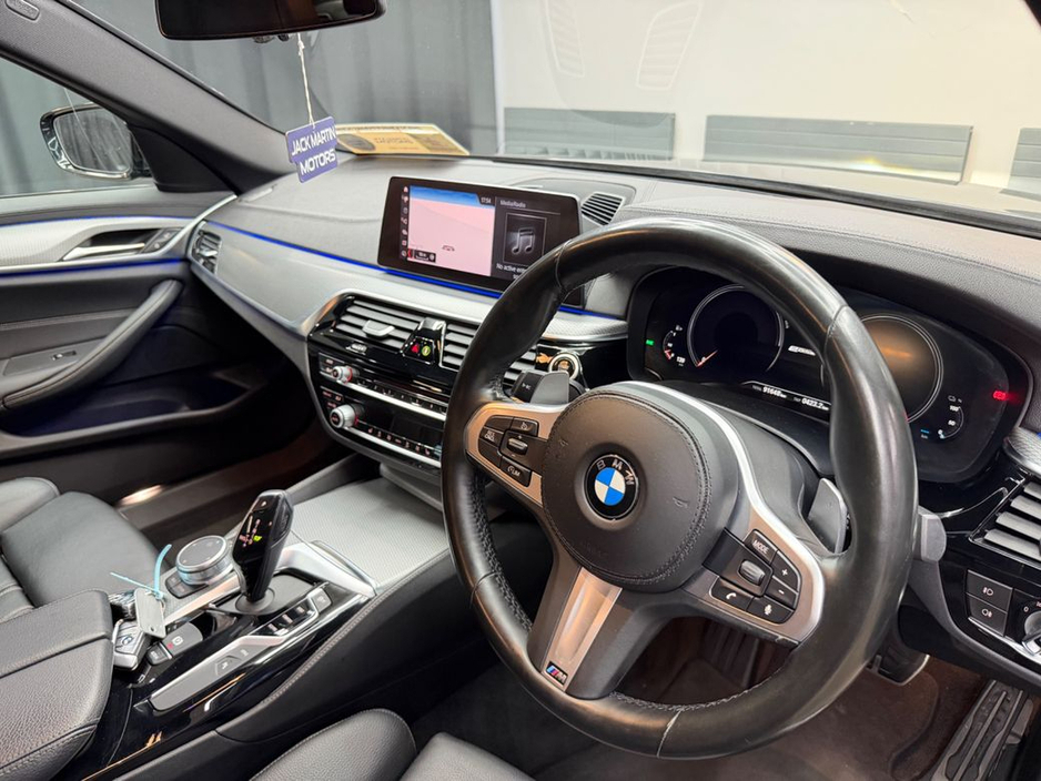 2019 BMW 5 Series - image 23