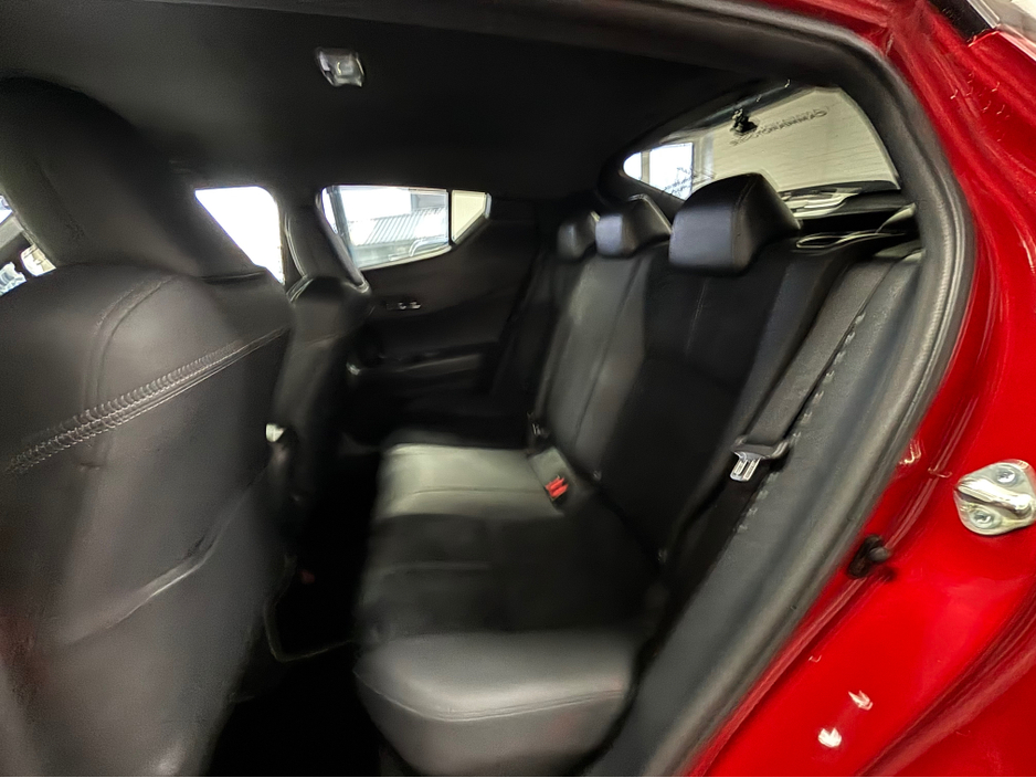 2020 Toyota C-HR - image 10