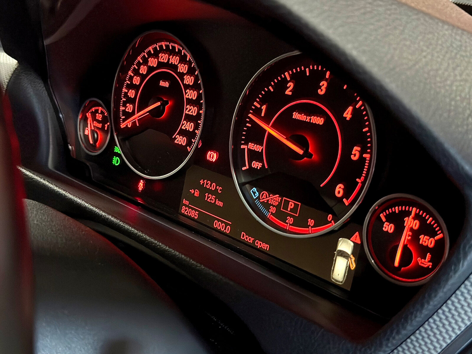 2016 BMW 3 Series - image 44