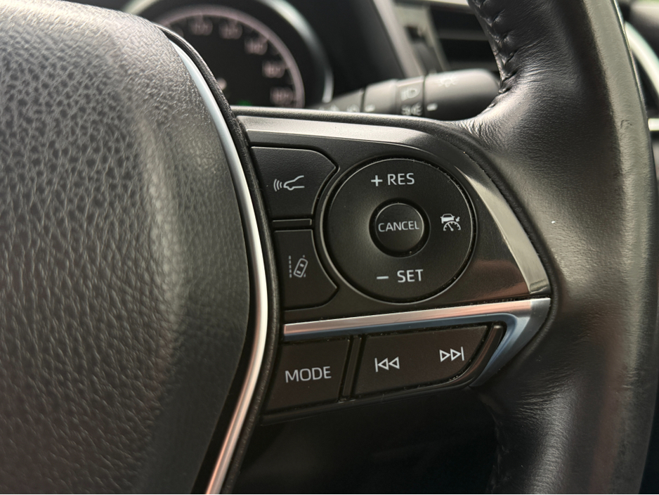 2018 Toyota Camry - image 14