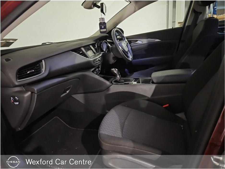 2020 Opel Insignia - image 6