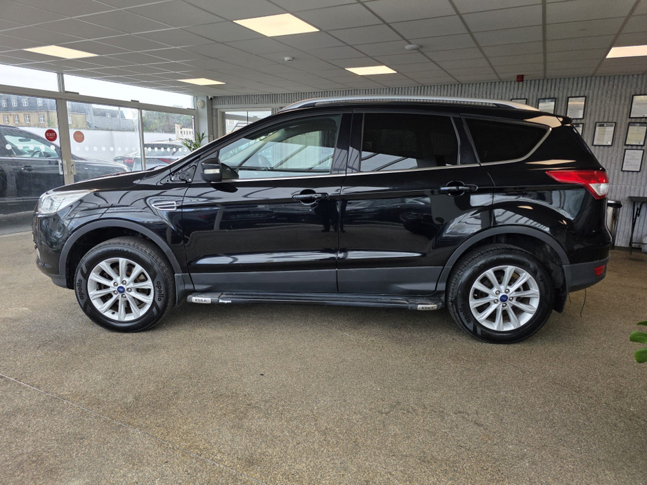 2016 Ford Kuga - image 4