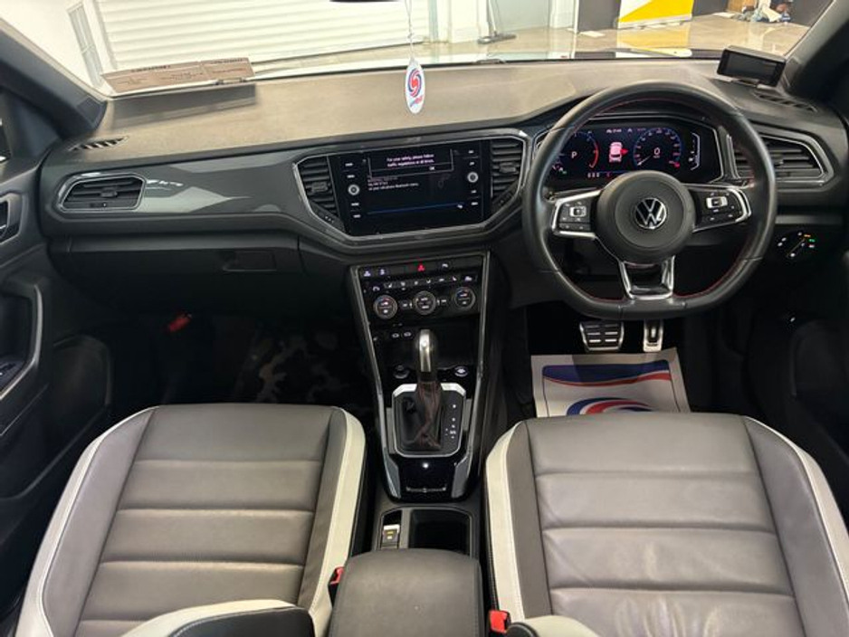 2022 Volkswagen T-Roc - image 11