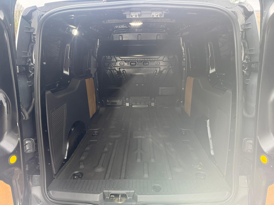 2018 Ford Transit Connect - image 20