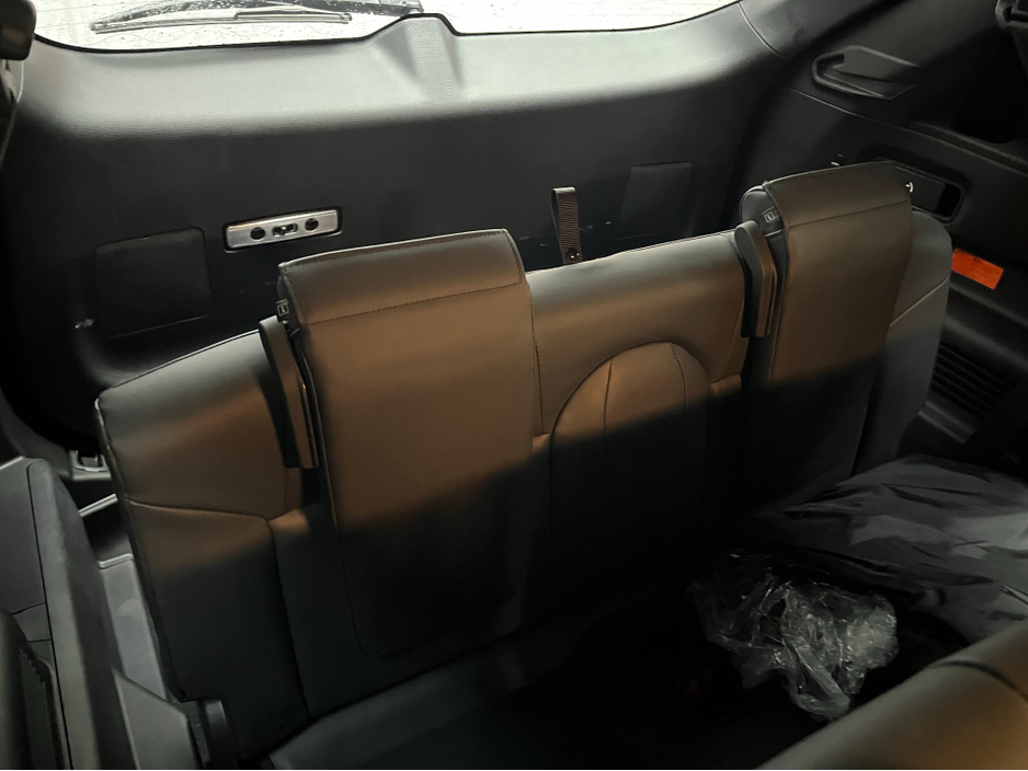 2024 Mitsubishi Outlander - image 18