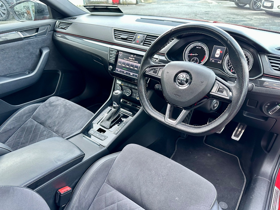 2017 Skoda Superb - image 21