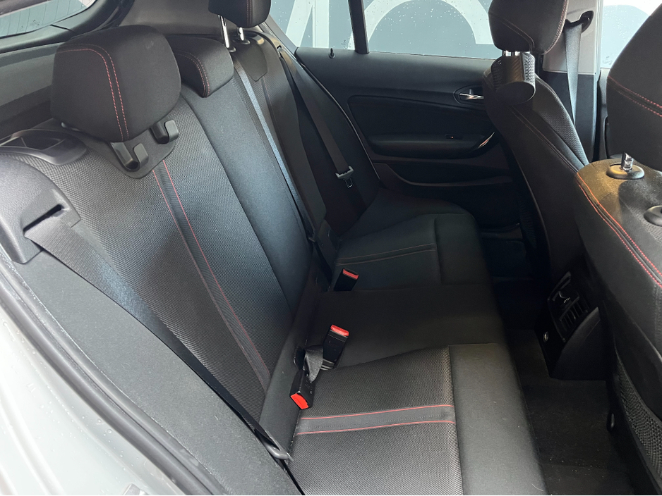 2016 BMW 1 Series - image 11