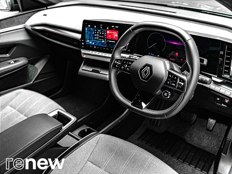 2024 Renault Megane E-Tech - image 6