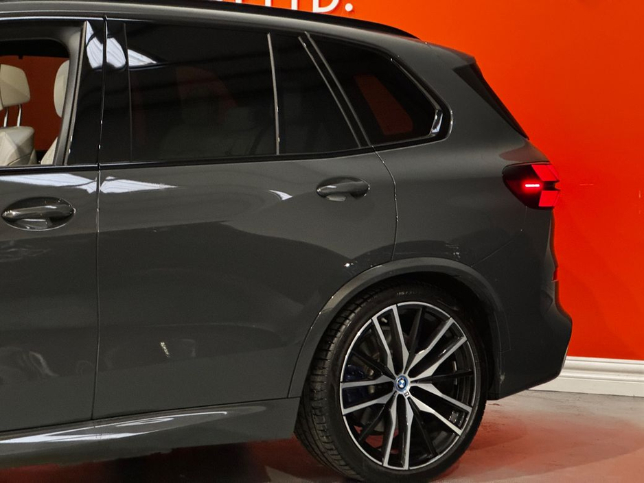 2025 BMW X5 - image 8