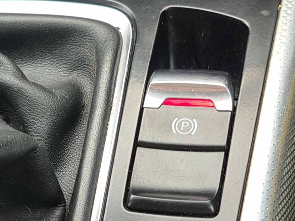 2014 Audi A4 - image 25