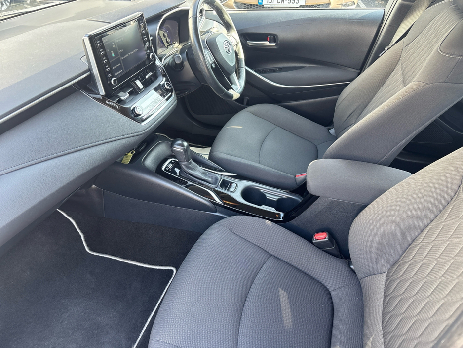 2020 Toyota Corolla - image 2