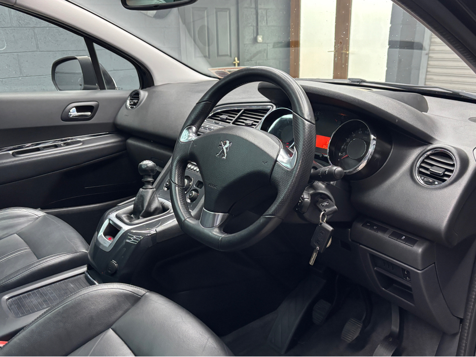 2016 Peugeot 5008 - image 7