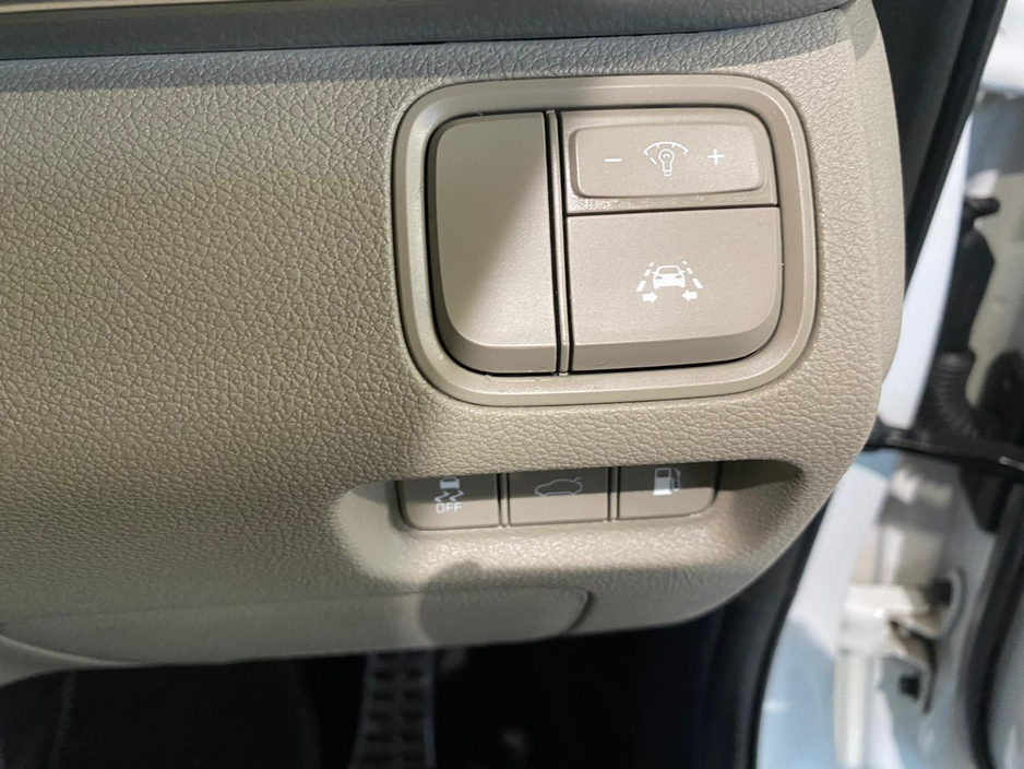 2016 Kia Optima - image 18