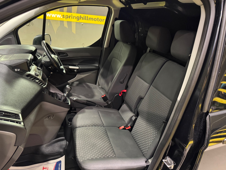 2020 Ford Transit Connect - image 9