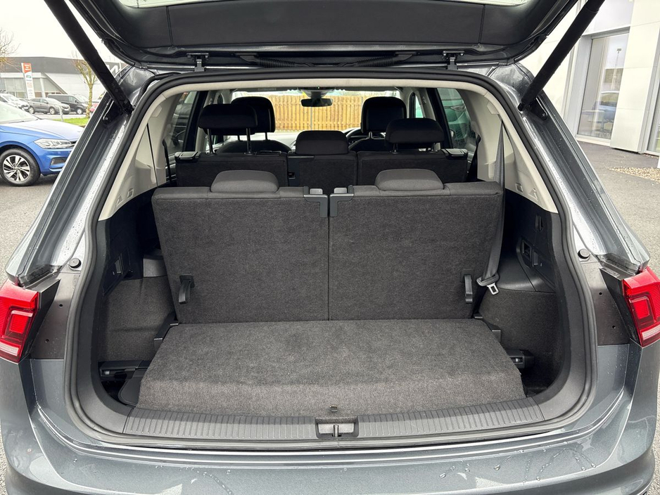 2024 Volkswagen Tiguan - image 12