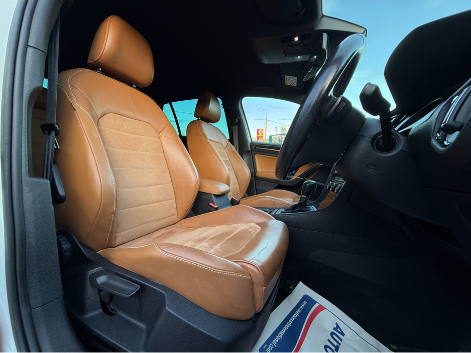 2015 Volkswagen Golf - image 21