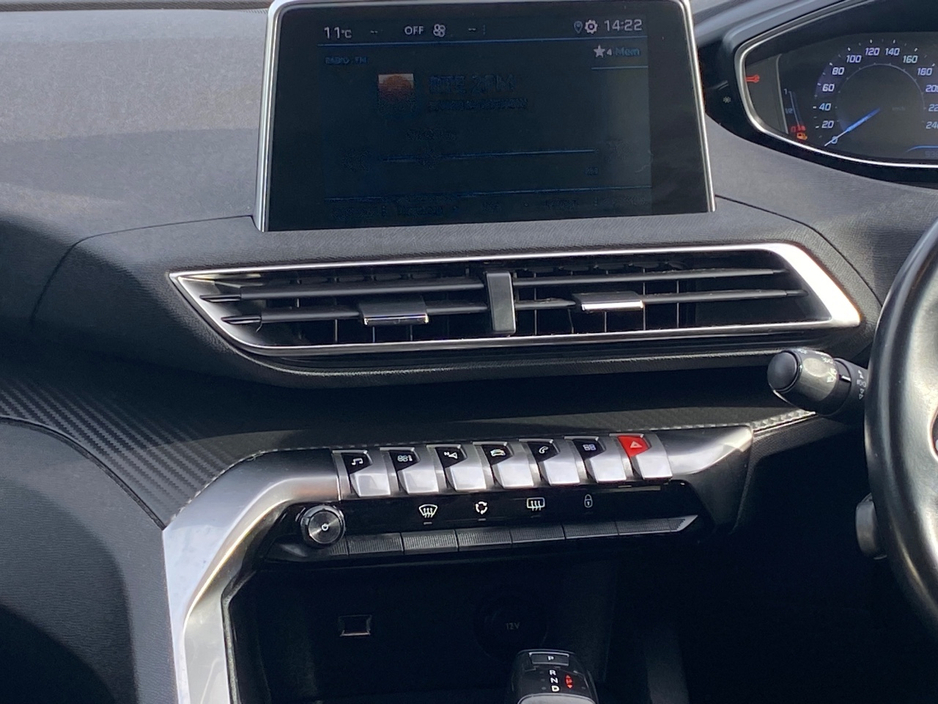 2019 Peugeot 3008 - image 23