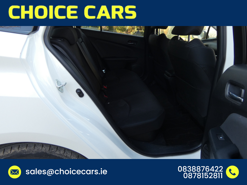 2016 Toyota Prius - image 6