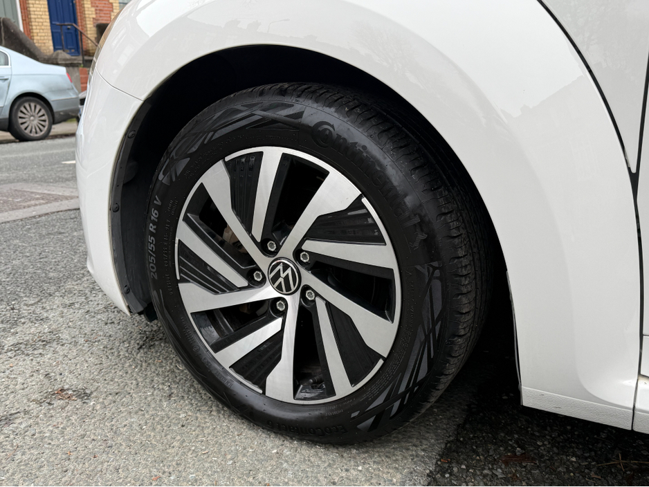 2014 Volkswagen Beetle 1.2tsi Automatic, Only 92kms, New Nct 02/2027, Bluetooth, Apple Car Play, Android Auto, Reversing Camera, Cruise Control, Alloys, A/C, Service & Warranty, SIMI, €11,950