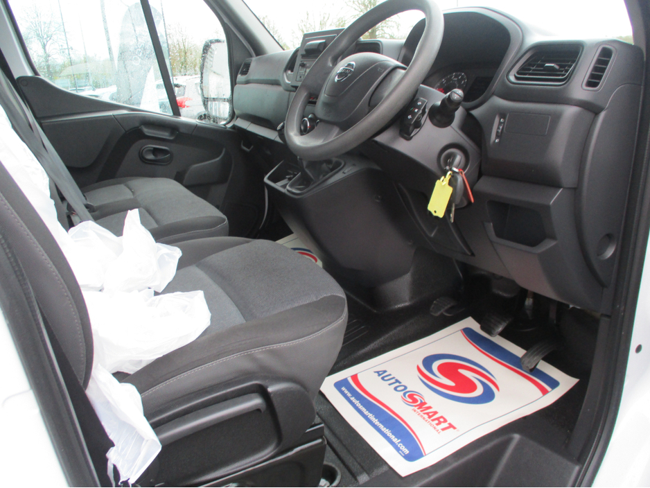 2021 Nissan NV400 - image 15