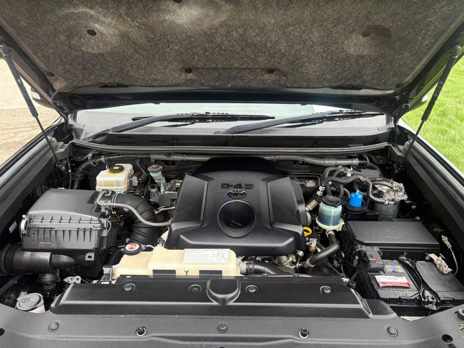 2018 Toyota Landcruiser - image 14