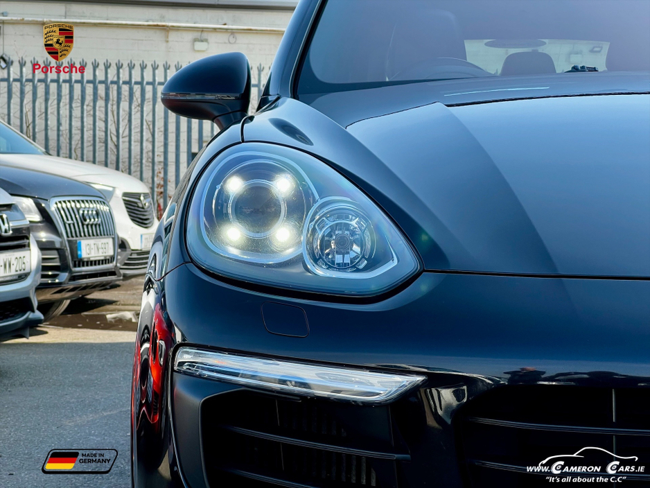 2017 Porsche Cayenne - image 18