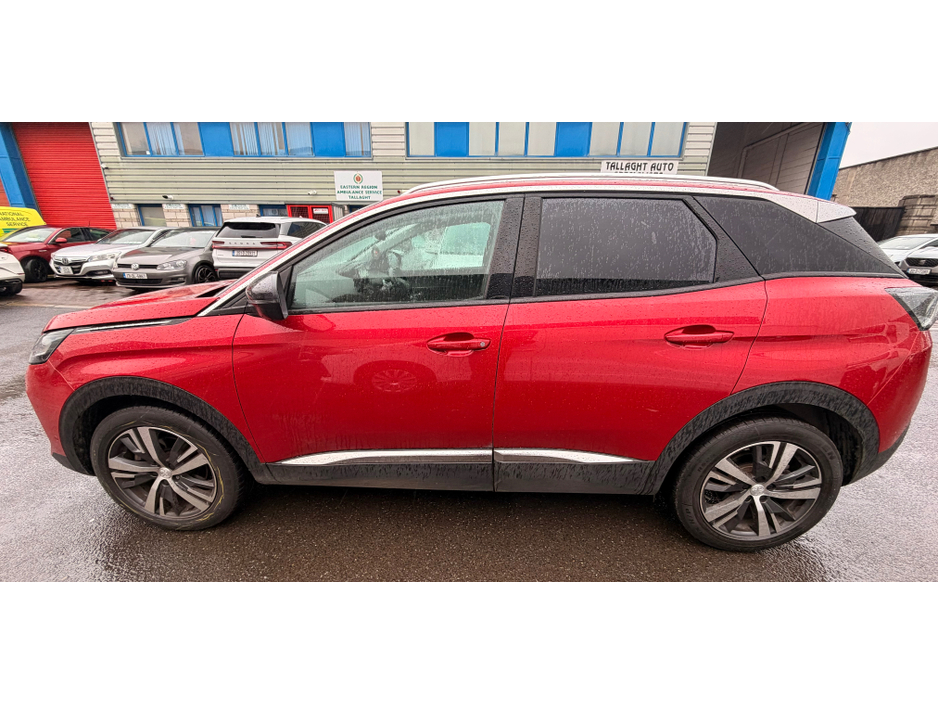 2022 Peugeot 3008 - image 9