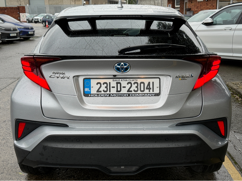 2023 Toyota C-HR HYBRID..Keyless Entry..Apple CarPlay €22,750