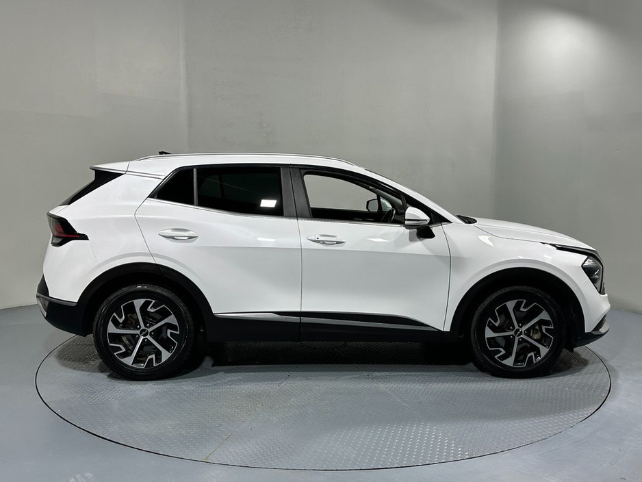 2023 Kia Sportage - image 8