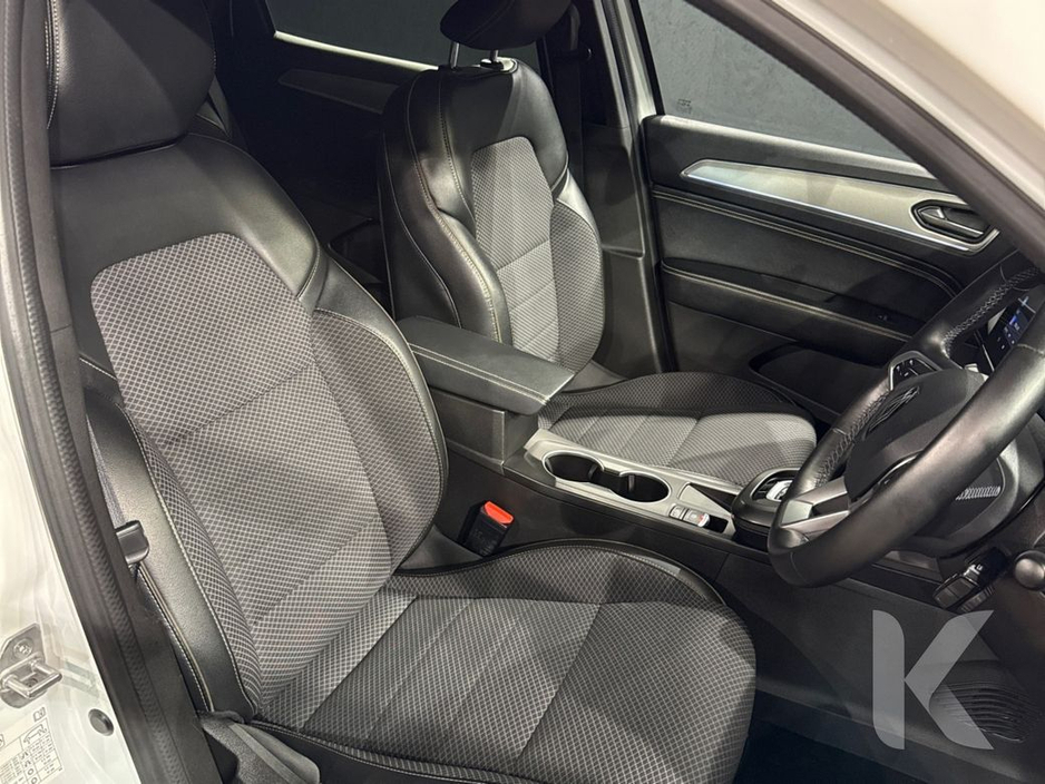 2024 Renault Arkana HYBRID 1.6L AUTOMATIC - REVERSE CAMERA/PARKING SENSORS - CRUISE CONTROL - A/C HEATING CONTROLS - DIAMOND CUT ALLOY WHEELS €26,950