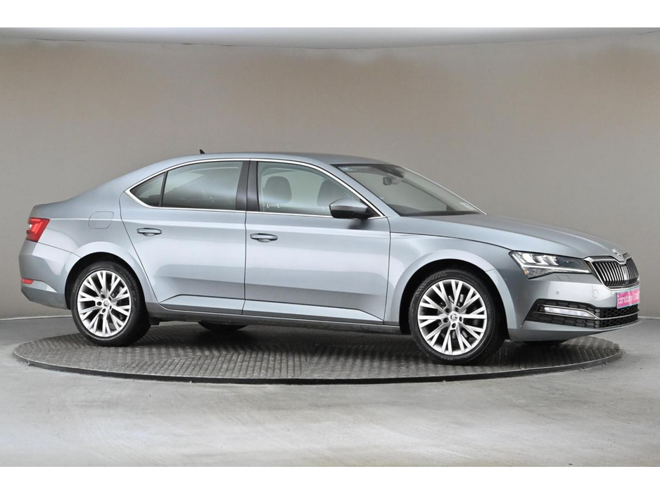 2020 Skoda Superb - image 12