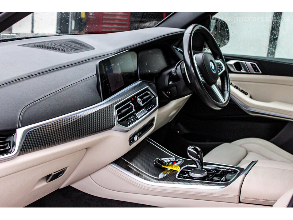 2022 BMW X5 - image 31