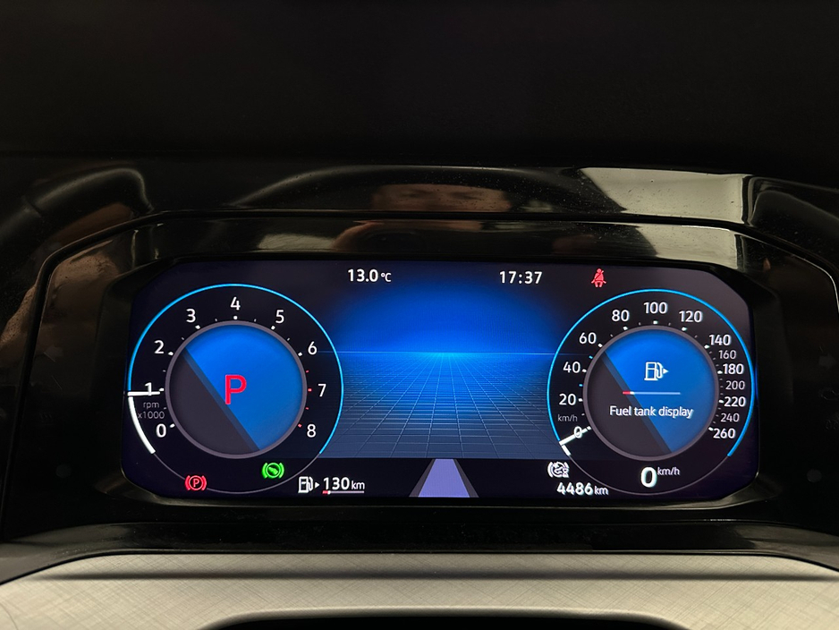 2021 Volkswagen Golf - image 25