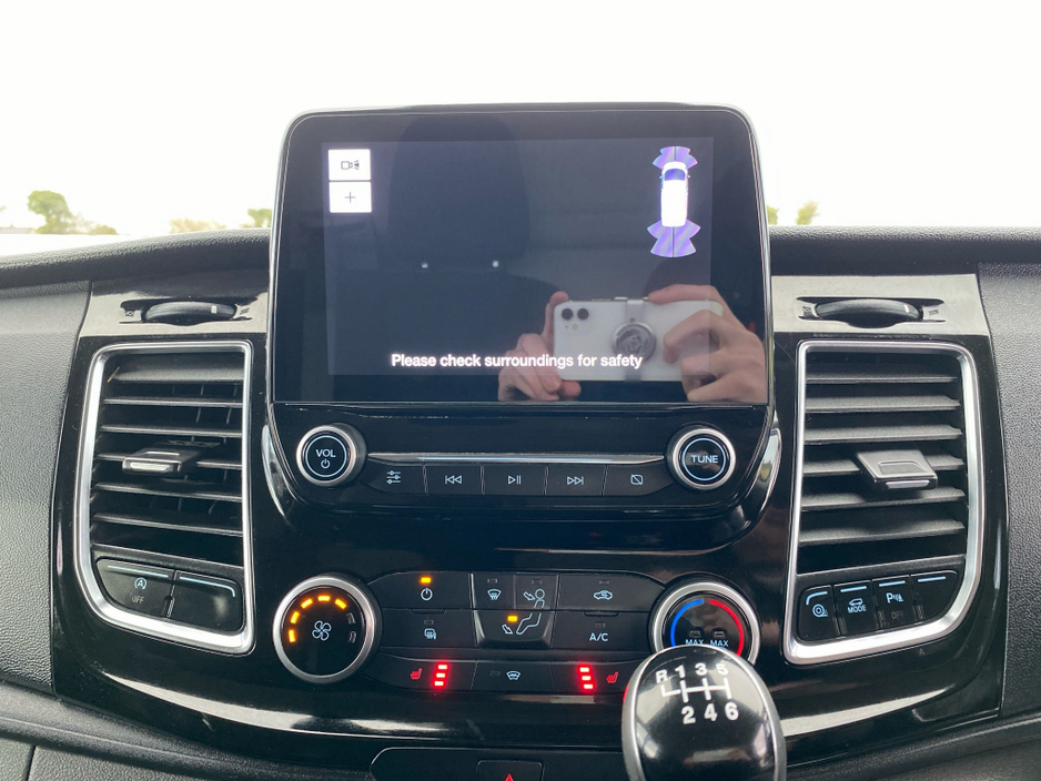 2020 Ford Transit Custom - image 12