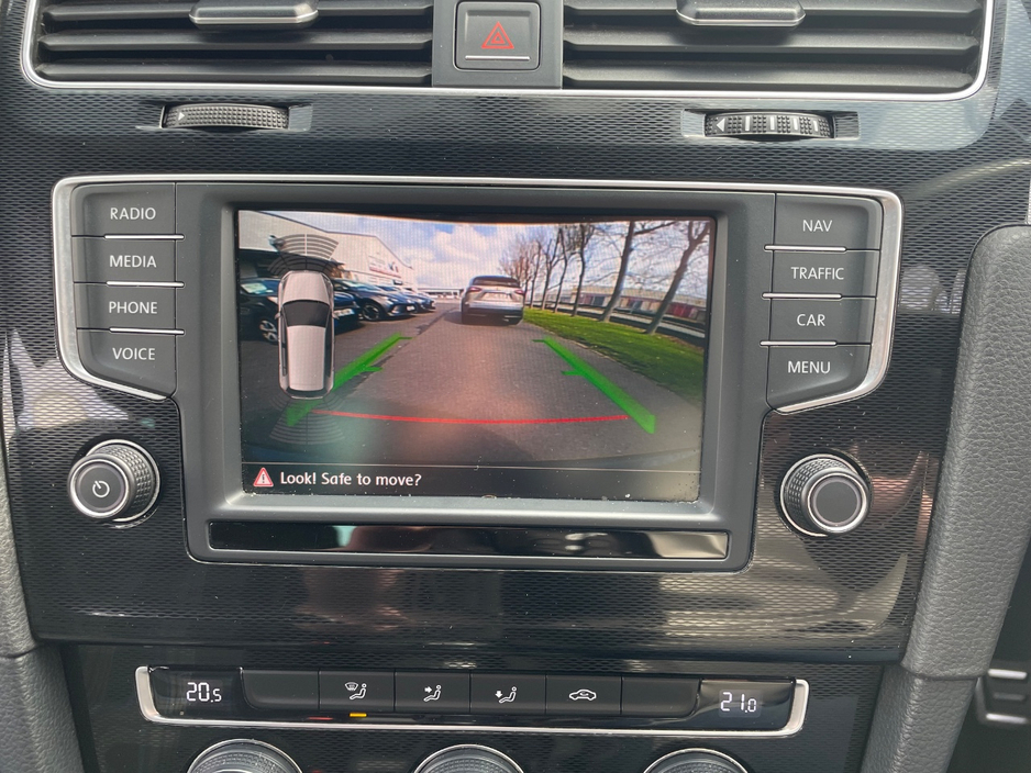 2015 Volkswagen Golf - image 6