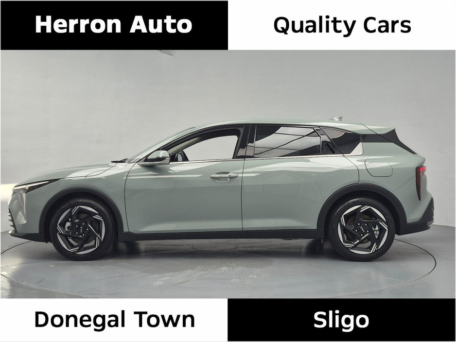 2026 Kia K4 - image 2