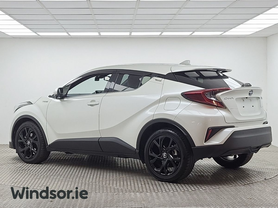 2019 Toyota C-HR - image 2
