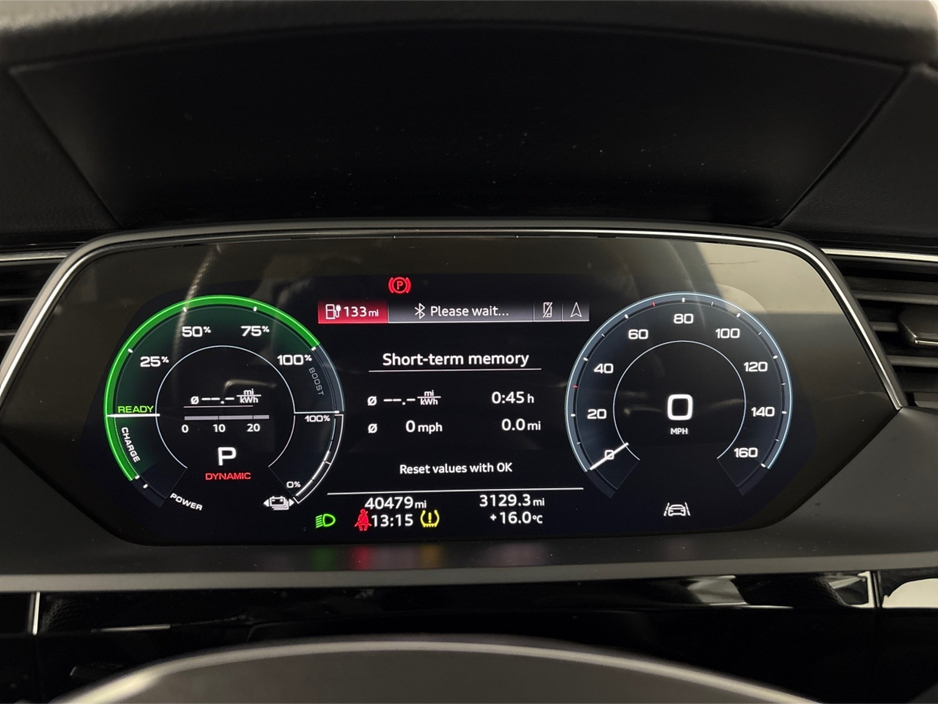 2023 Audi e-tron - image 34