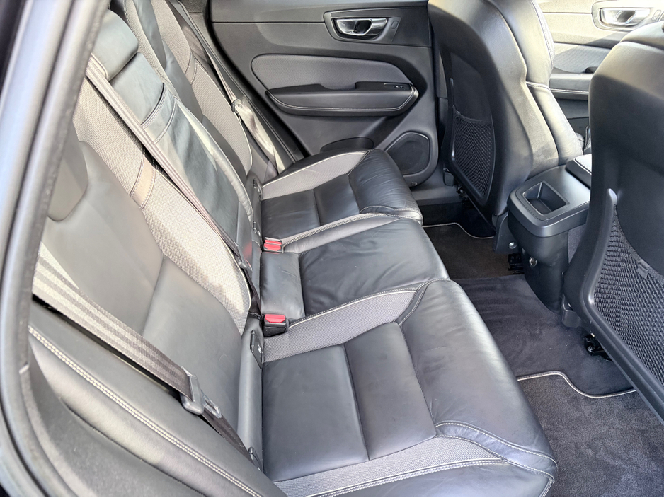 2019 Volvo XC60 2.0 D4 190HP 5DR R-DESIGN €30,995