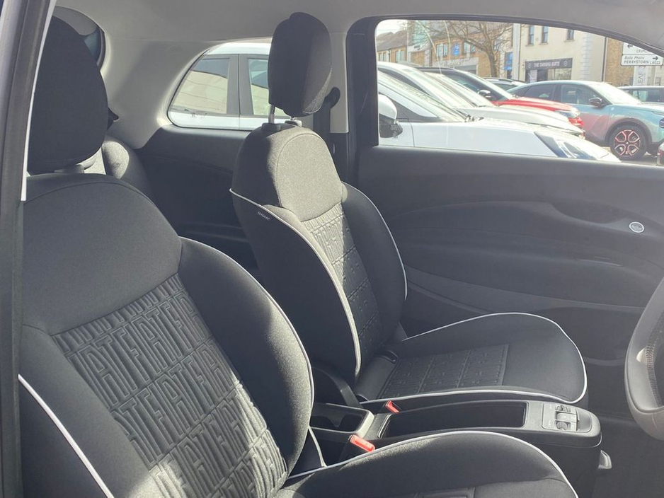 2025 Fiat 500e - image 14