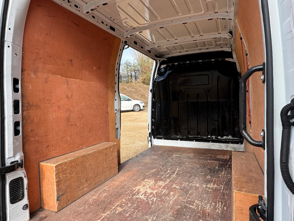 2022 Renault Master - image 13